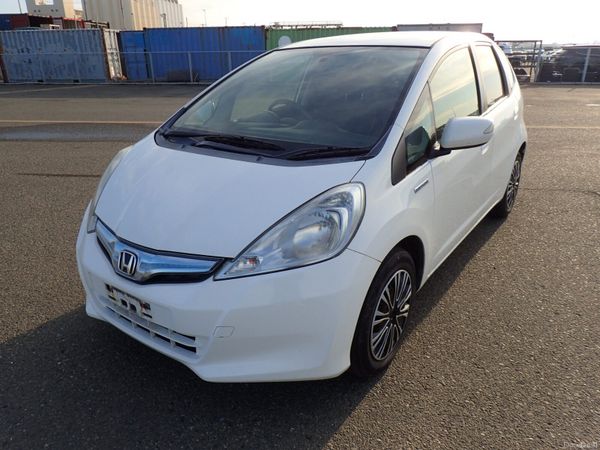 Honda Fit Hatchback, Petrol Hybrid, 2013, White