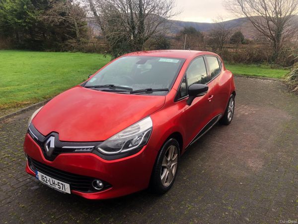 Renault Clio Hatchback, Petrol, 2016, Red