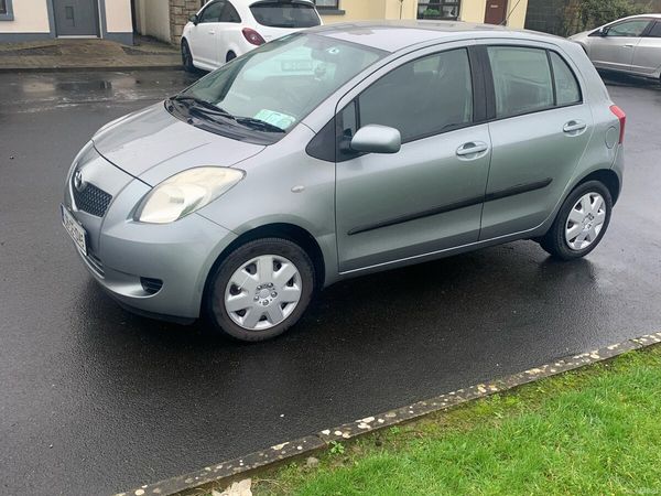 Toyota Yaris Hatchback, Petrol, 2008, Silver