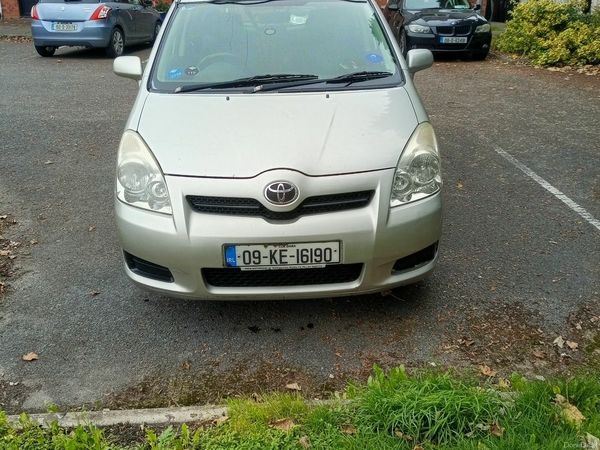 Toyota Corolla MPV, Diesel, 2009, Silver