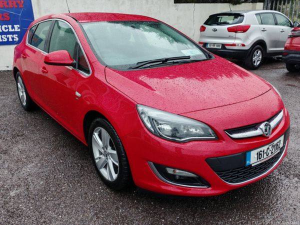 Vauxhall Astra Hatchback, Petrol, 2016, Red
