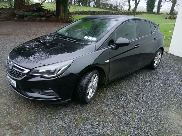 Vauxhall Astra Hatchback, Diesel, 2018, Black