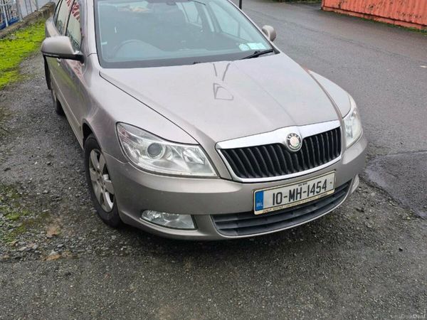 Skoda Octavia Hatchback, Diesel, 2010, Beige