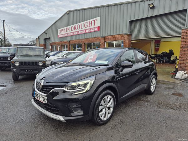 Renault Captur Hatchback, Petrol, 2022, Black