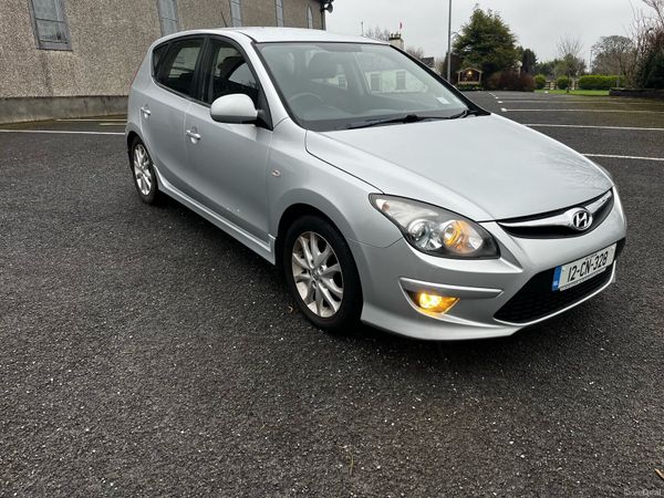 Hyundai i30 Hatchback, Diesel, 2012, Silver