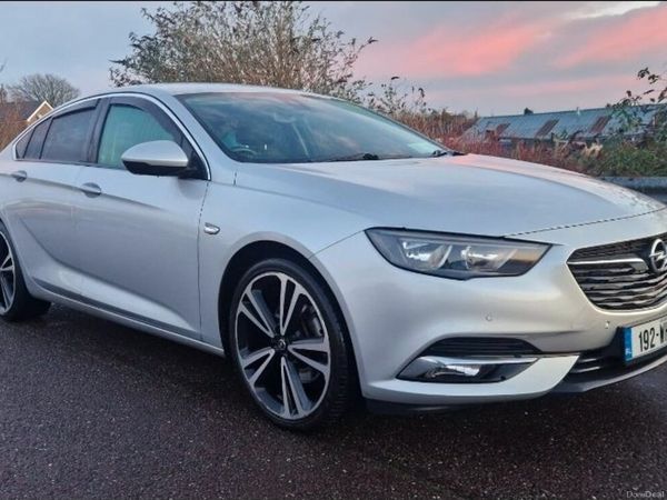 Opel Insignia Hatchback, Diesel, 2019, Grey
