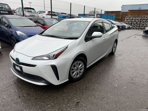 Toyota Prius Saloon, Petrol Hybrid, 2021, White
