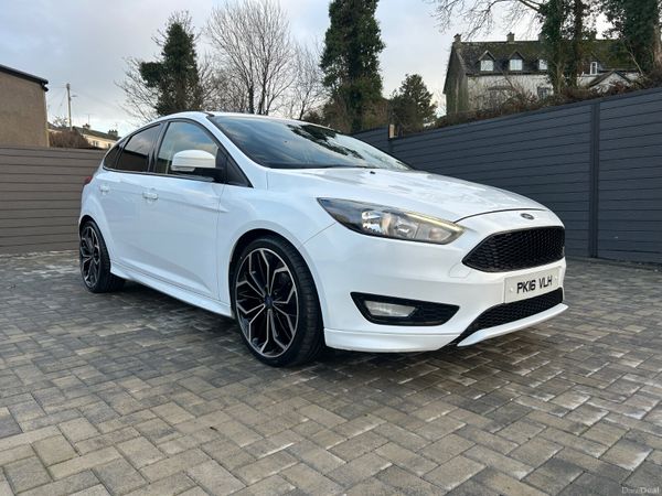 Ford Focus Hatchback, Diesel, 2016, White