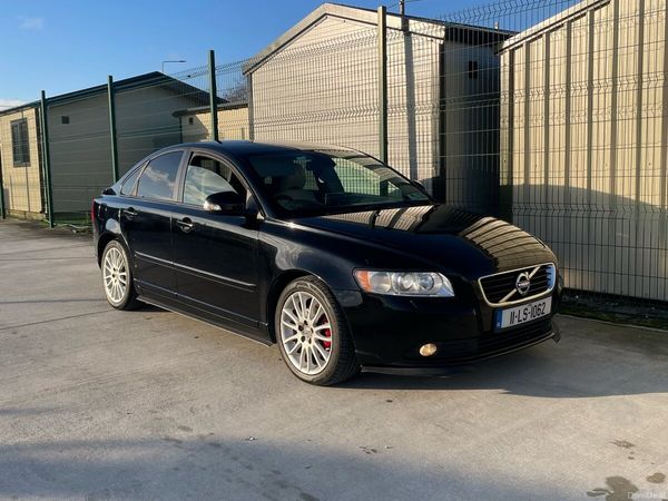 Volvo S40 Saloon, Diesel, 2011, Black