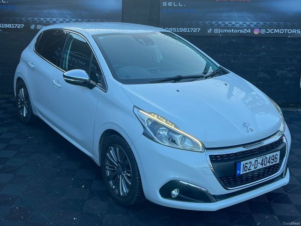 Peugeot 208 Hatchback, Petrol, 2016, White