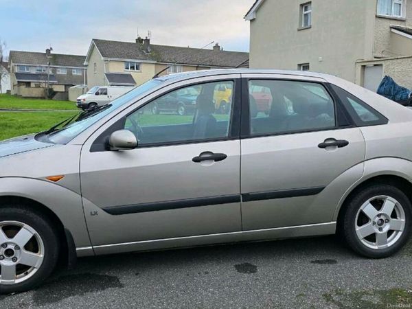 Ford Focus Saloon, Petrol, 2005, Silver