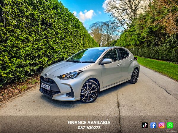 Toyota Yaris Hatchback, Petrol Hybrid, 2021, Silver