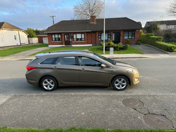 Hyundai i40 Estate/Jeep, Diesel, 2015, Beige