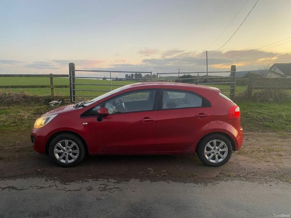 Kia Rio Hatchback, Diesel, 2013, Red