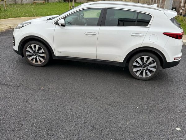 Kia Sportage SUV, Diesel, 2016, White