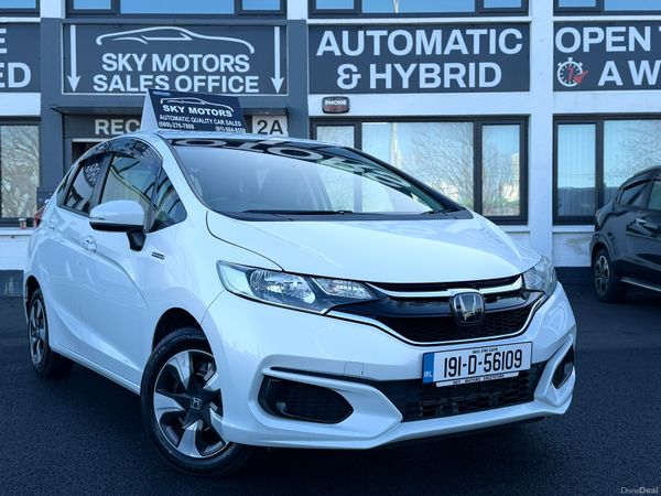 Honda Fit Hatchback, Petrol Hybrid, 2019, White