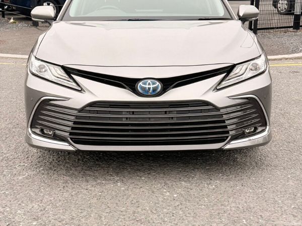 Toyota Camry Saloon, Petrol Hybrid, 2021, Grey