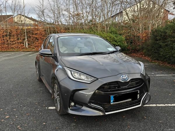 Toyota Yaris Hatchback, Petrol Hybrid, 2022, Grey