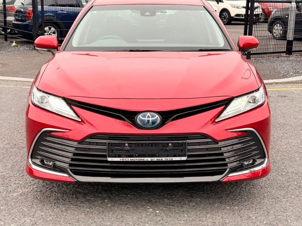 Toyota Camry Saloon, Petrol Hybrid, 2021, Red