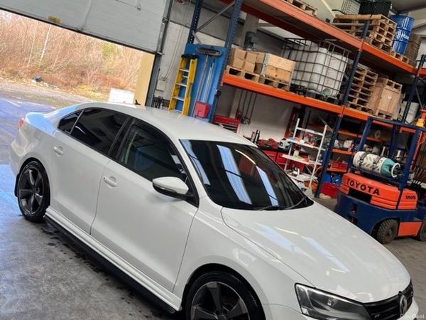 Volkswagen Jetta Saloon, Diesel, 2015, White