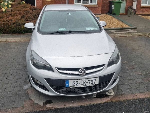 Vauxhall Astra Hatchback, Diesel, 2013, Silver