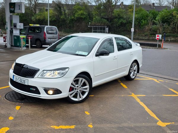 Skoda Octavia Saloon, Diesel, 2012, White