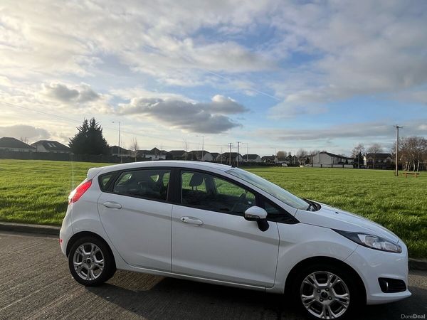 Ford Fiesta Hatchback, Petrol, 2016, White