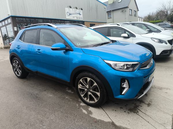 Kia Stonic MPV, Petrol Hybrid, 2022, Blue