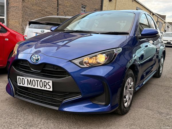 Toyota Yaris Hatchback, Petrol Hybrid, 2021, Blue