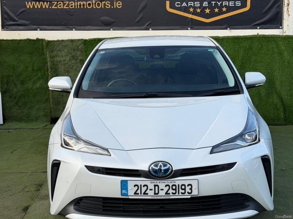 Toyota Prius Hatchback, Petrol Hybrid, 2021, White