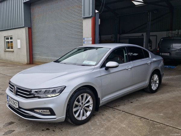 Volkswagen Passat Saloon, Diesel, 2020, Silver