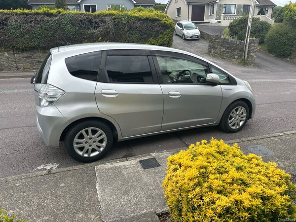 Honda Fit Hatchback, Petrol Hybrid, 2013, Silver