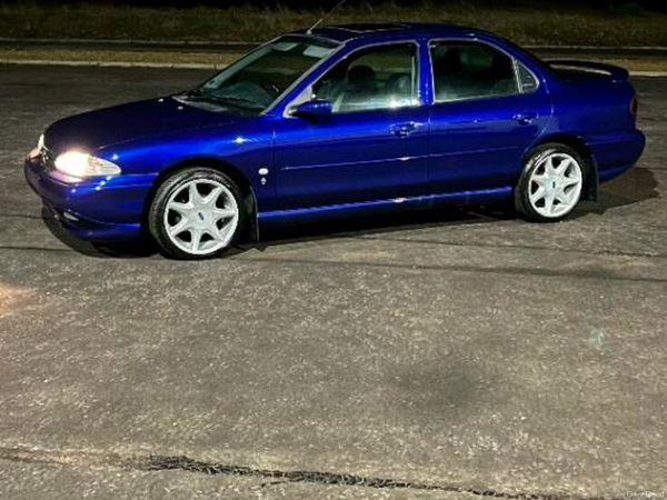 Ford Mondeo Saloon, Petrol, 1996, Blue