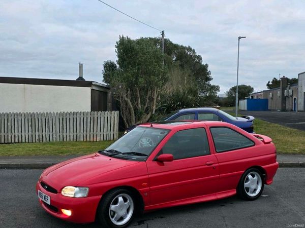 Ford Escort Hatchback, Petrol, 1995, Red