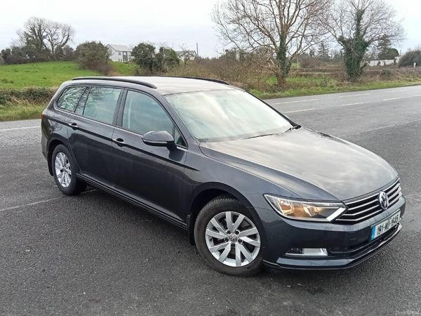 Volkswagen Passat Estate, Diesel, 2019, Grey