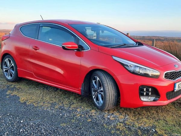 Kia ProCeed Hatchback, Diesel, 2016, Red