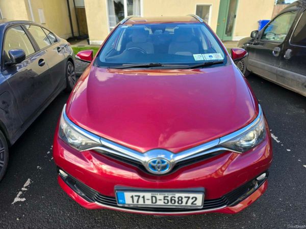 Toyota Auris Estate, Petrol Hybrid, 2017, Red