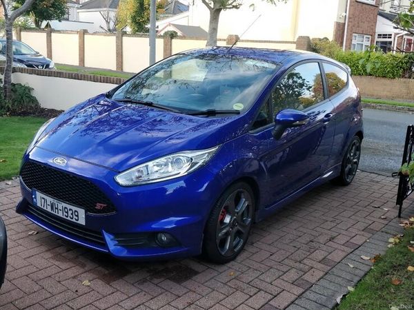 Ford Fiesta Hatchback, Petrol, 2017, Blue