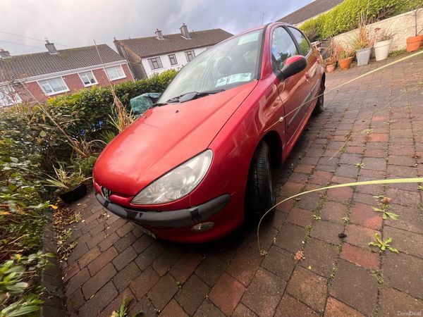 Peugeot 206 Hatchback, Petrol, 2006, Red