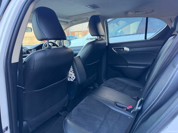 Lexus CT Hatchback, Petrol Hybrid, 2016, White