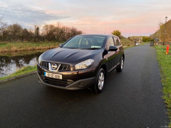 Nissan Qashqai Hatchback, Diesel, 2010, Purple