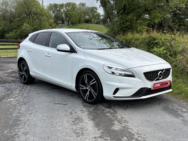 Volvo V40 Hatchback, Diesel, 2017, White