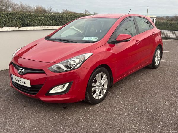 Hyundai i30 Hatchback, Diesel, 2013, Red
