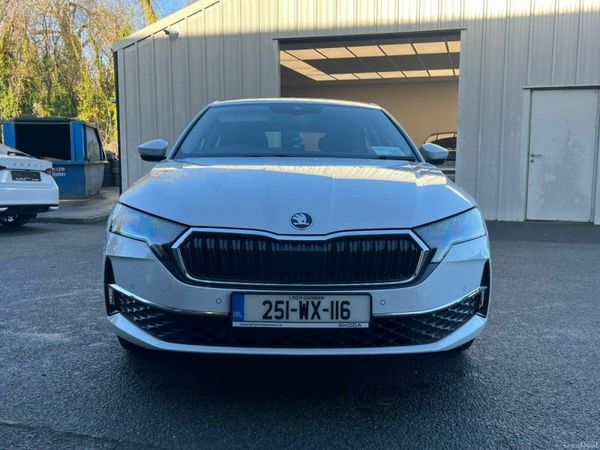 Skoda Octavia Saloon, Diesel, 2025, White