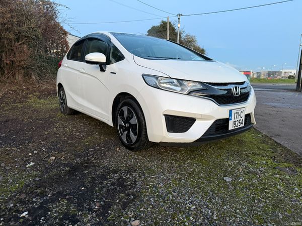 Honda Fit Hatchback, Petrol Hybrid, 2017, White