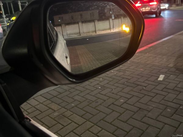 Toyota Prius Hatchback, Petrol Hybrid, 2017, White