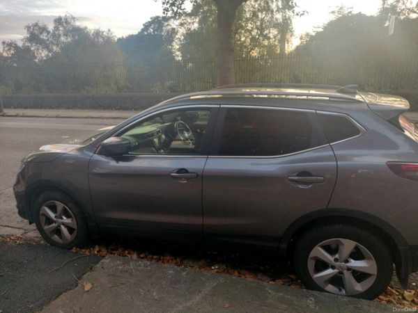 Nissan Qashqai MPV, Petrol, 2018, Grey
