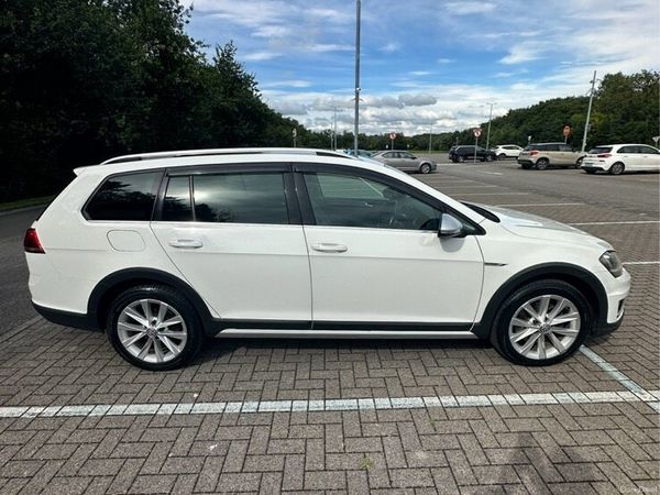 Volkswagen Golf Estate, Petrol, 2016, White