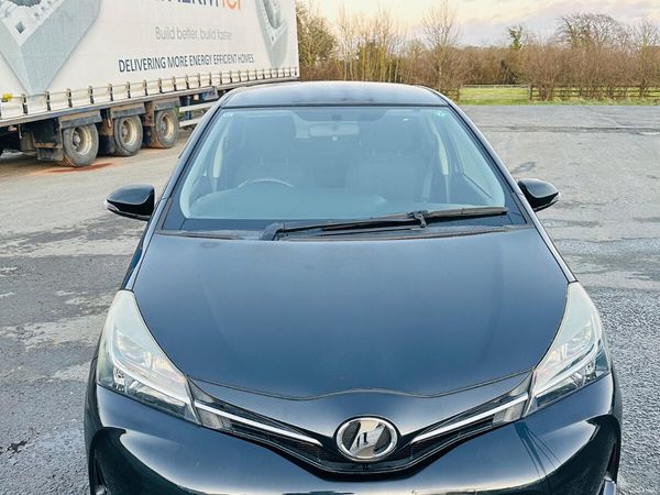 Toyota Vitz Hatchback, Petrol, 2015, Black