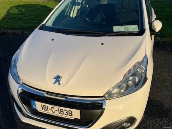 Peugeot 208 Hatchback, Petrol, 2018, White